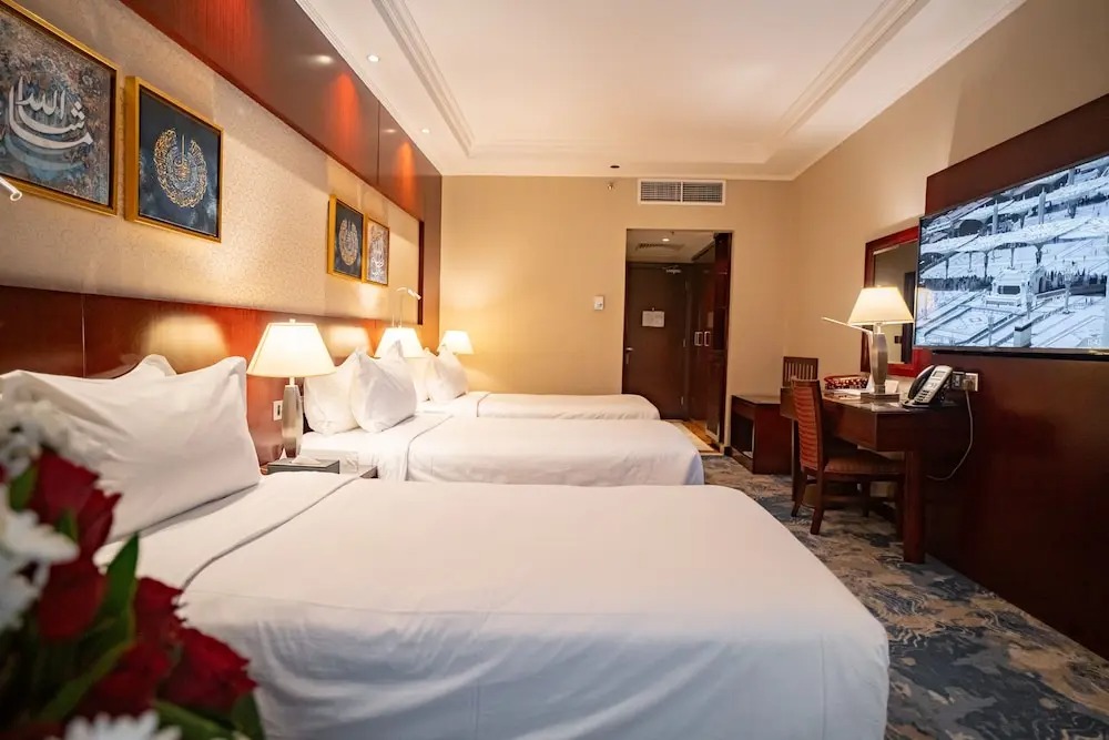 imgi_180_expedia10000000985000098404009840311720b23fa_z