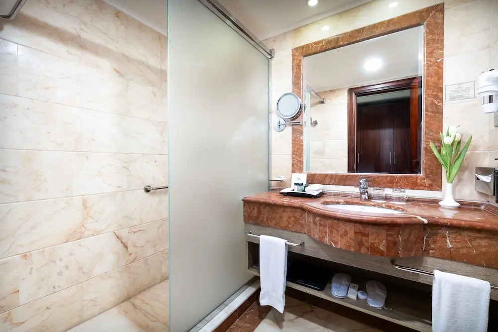 imgi_191_expedia10000000985000098404009840311788a2792_z